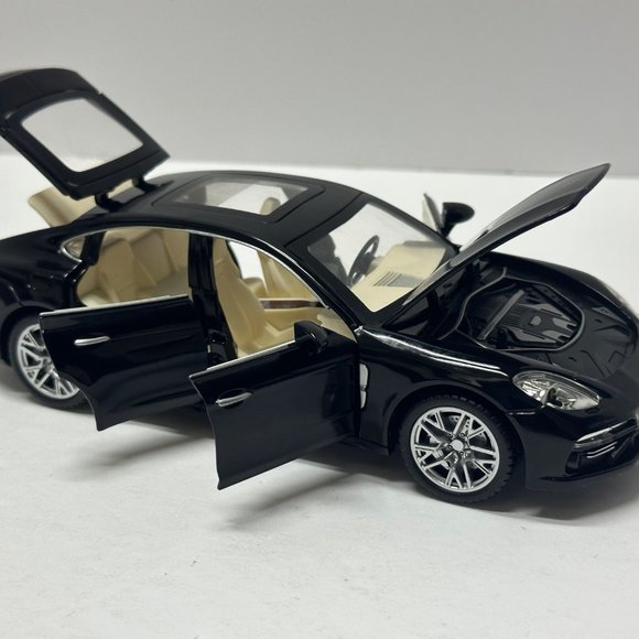 1:24 2020 Porsche Panamera Black Diecast With LED Lights - Picture 5 of 9